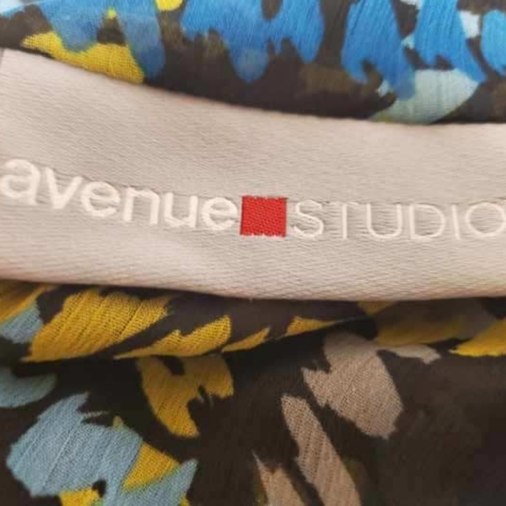 #271 Avenue Studio Blue Plaid Patterned Dressy Tank Size 18/20 - Picture 8 of 12